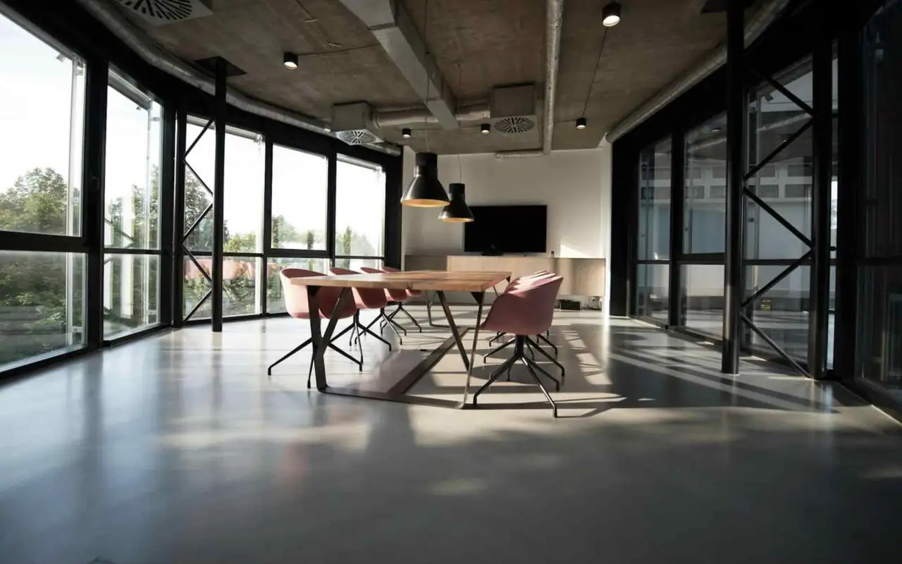 Sala riunioni di un ufficio moderno
